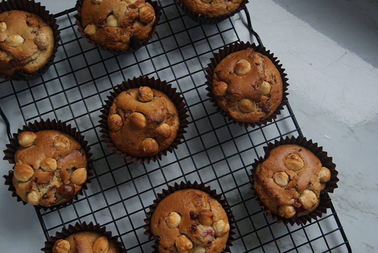 HAZELNUT RASPBERRY MUFFINS – Zeinafoods